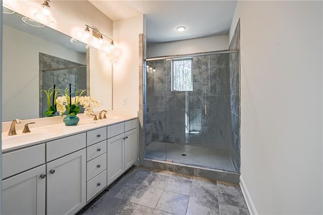 683 Avondale Creek, Decatur, GA 30032