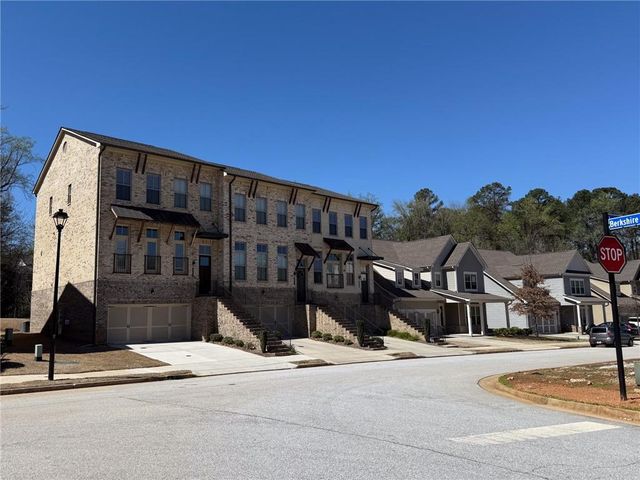 683 Avondale Creek, Decatur, GA 30032