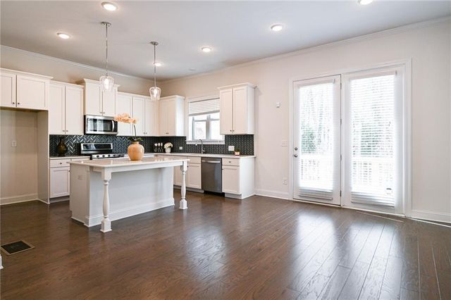 683 Avondale Creek, Decatur, GA 30032