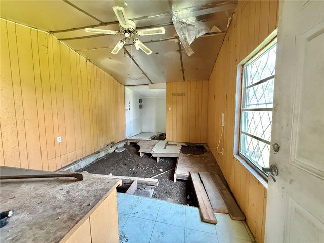 908 Lakin Avenue, Pasadena, TX 77506