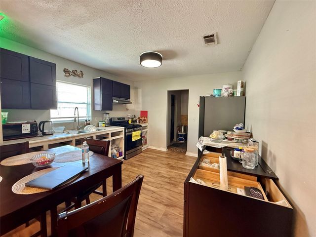 908 Lakin Avenue, Pasadena, TX 77506