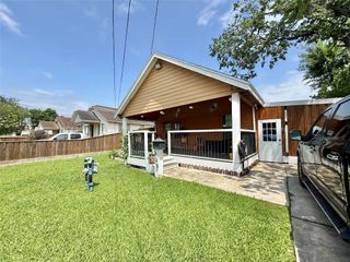 908 Lakin Avenue, Pasadena, TX 77506