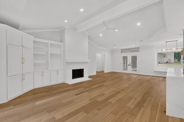715 Kiowa Drive E, Gainesville, TX 76240