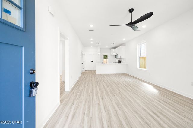 910 E 9th Court, Panama City, FL 32401