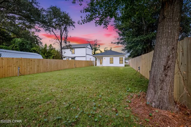 910 E 9th Court, Panama City, FL 32401