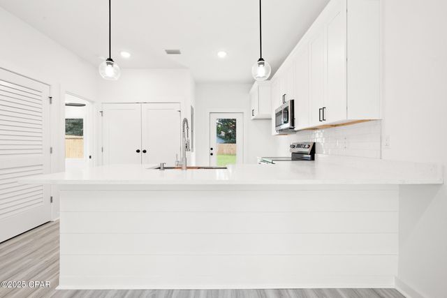 910 E 9th Court, Panama City, FL 32401