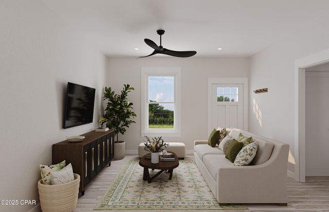 910 E 9th Court, Panama City, FL 32401