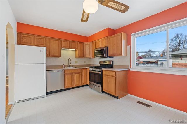 13443 Masonic, Warren, MI 48088