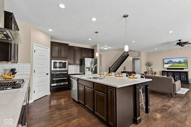 10835 Mystic View Court, Indianapolis, IN 46239