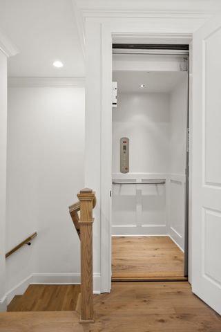 1042 Wynn Cir, Franklin, TN 37064