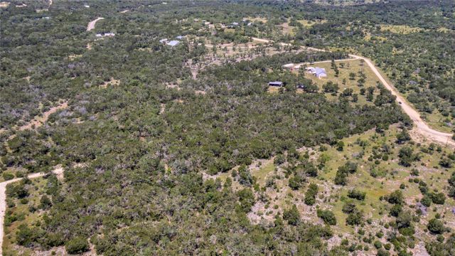 400 Wolf TRL, Wimberley, TX 78676
