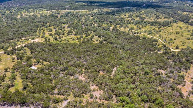 400 Wolf TRL, Wimberley, TX 78676