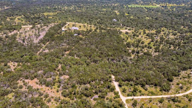 400 Wolf TRL, Wimberley, TX 78676