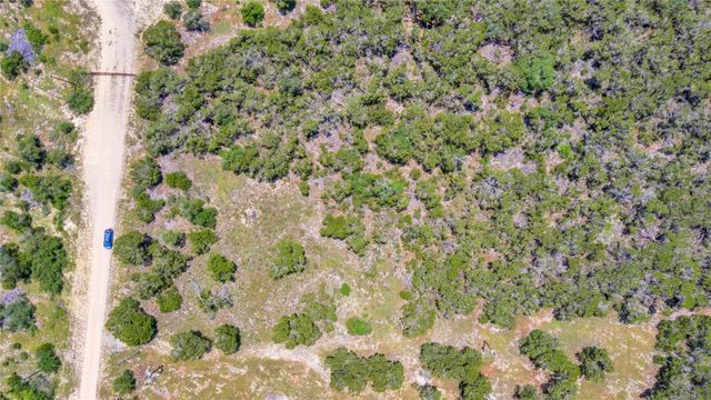 400 Wolf TRL, Wimberley, TX 78676