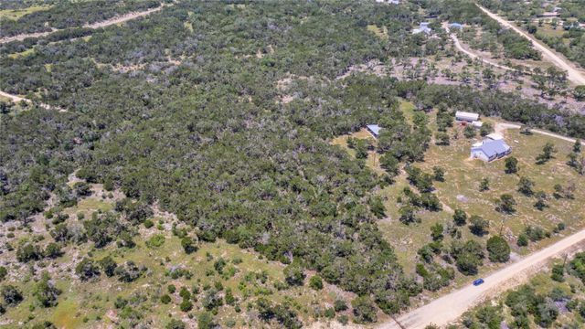 400 Wolf TRL, Wimberley, TX 78676