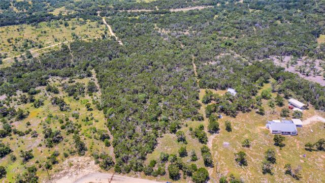 400 Wolf TRL, Wimberley, TX 78676