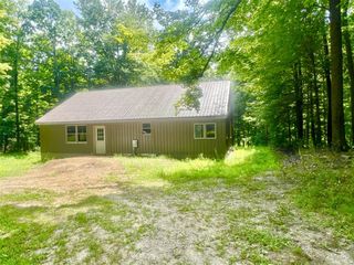 2201 S Sand Lake Road, Hillsdale, MI 49242