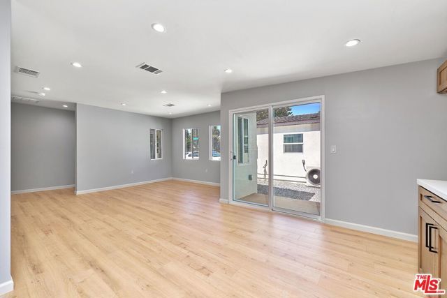708 N El Molino Avenue, Pasadena, CA 91104