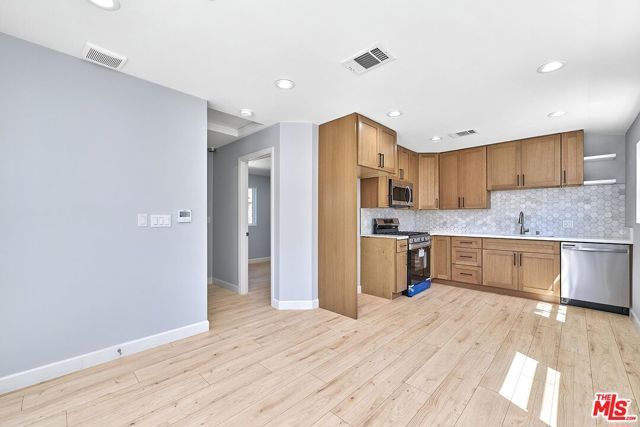 708 N El Molino Avenue, Pasadena, CA 91104