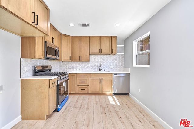 708 N El Molino Avenue, Pasadena, CA 91104