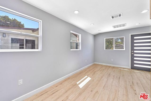 708 N El Molino Avenue, Pasadena, CA 91104