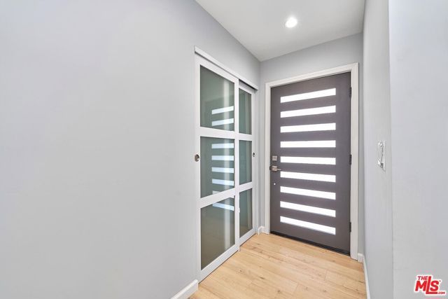 708 N El Molino Avenue, Pasadena, CA 91104