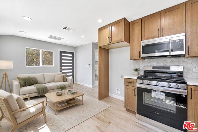708 N El Molino Avenue, Pasadena, CA 91104