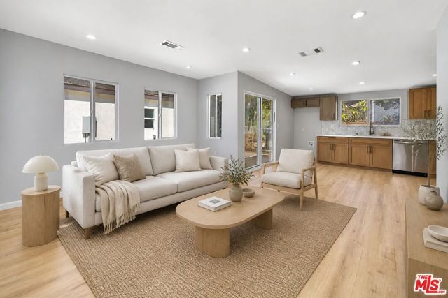 708 N El Molino Avenue, Pasadena, CA 91104