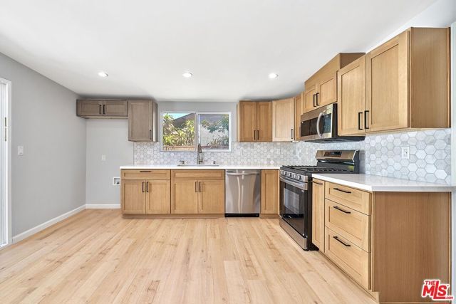 708 N El Molino Avenue, Pasadena, CA 91104