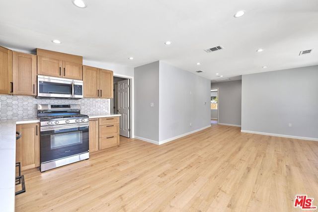 708 N El Molino Avenue, Pasadena, CA 91104