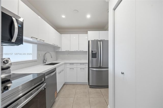 10431 N Kendall Dr D204, Miami, FL 33176