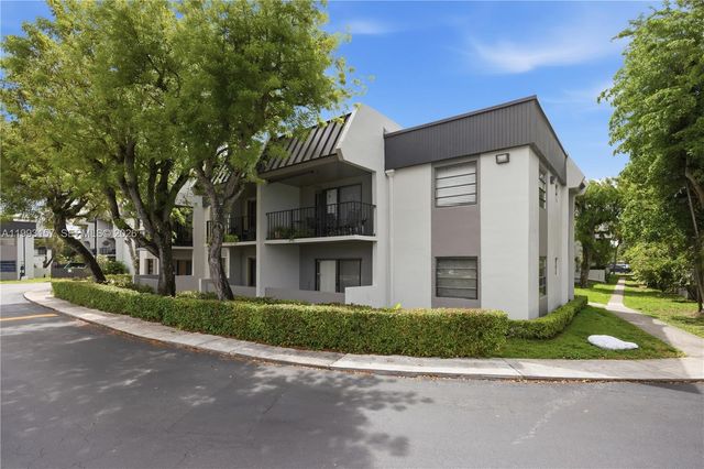 10431 N Kendall Dr D204, Miami, FL 33176