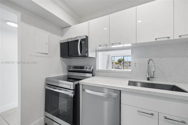 10431 N Kendall Dr D204, Miami, FL 33176