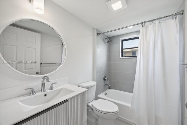 10431 N Kendall Dr D204, Miami, FL 33176