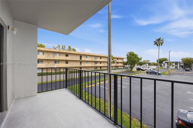 10431 N Kendall Dr D204, Miami, FL 33176