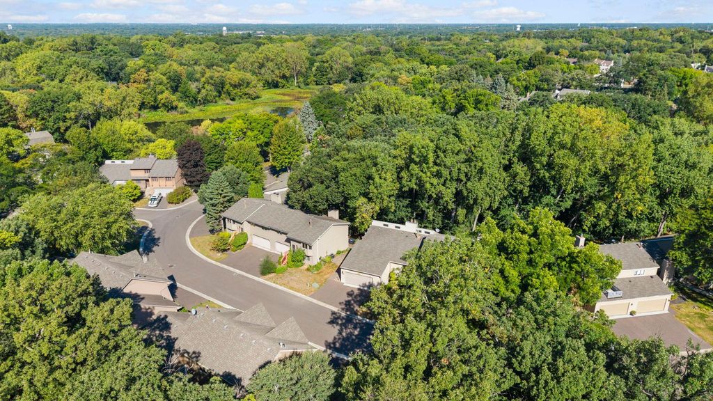 1583 S Bavarian Pass, Fridley, MN 55432 — photo 4