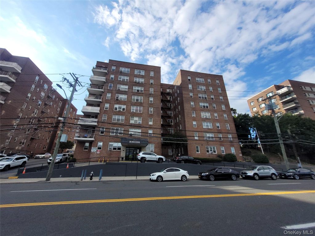 365 Bronx River Road 1H, Yonkers, NY 10704