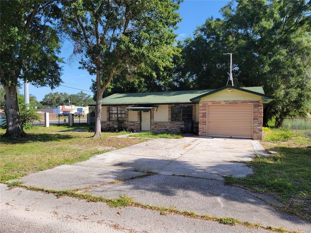 2240 GABARONE BOULEVARD, Auburndale, FL 33823