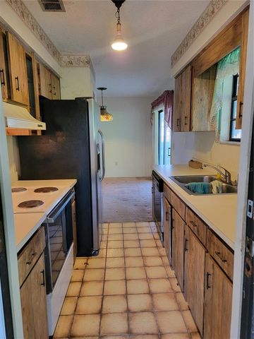 2240 GABARONE BOULEVARD, Auburndale, FL 33823