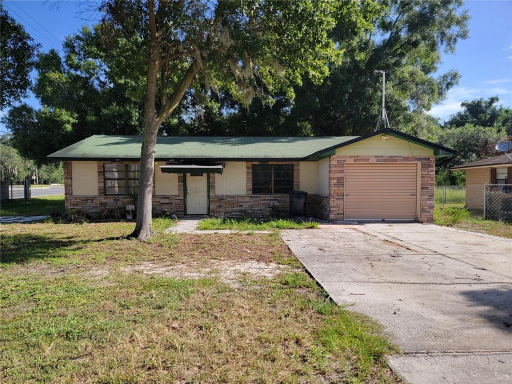2240 GABARONE BOULEVARD, Auburndale, FL 33823