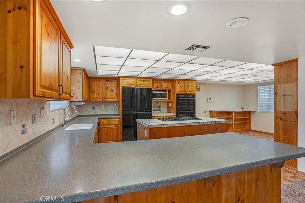 Image 12 of property listing at 591 S Juanita, Hemet, CA 92543