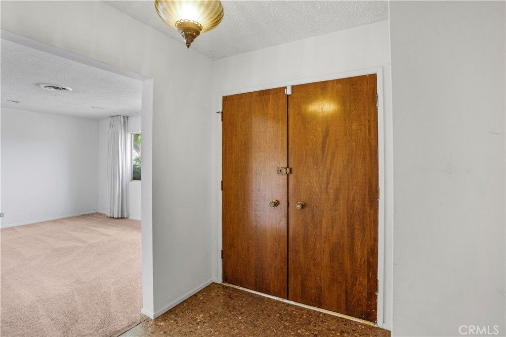 Image 16 of property listing at 591 S Juanita, Hemet, CA 92543