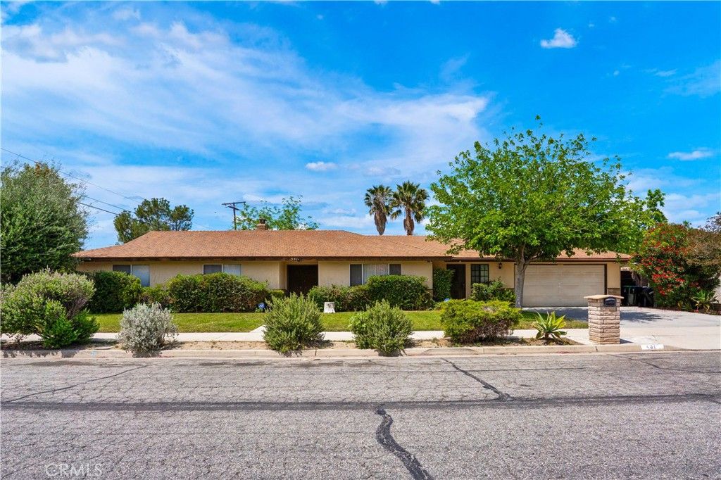Image 3 of property listing at 591 S Juanita, Hemet, CA 92543