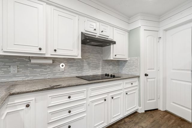 3203 Poe Drive, Montgomery, TX 77356