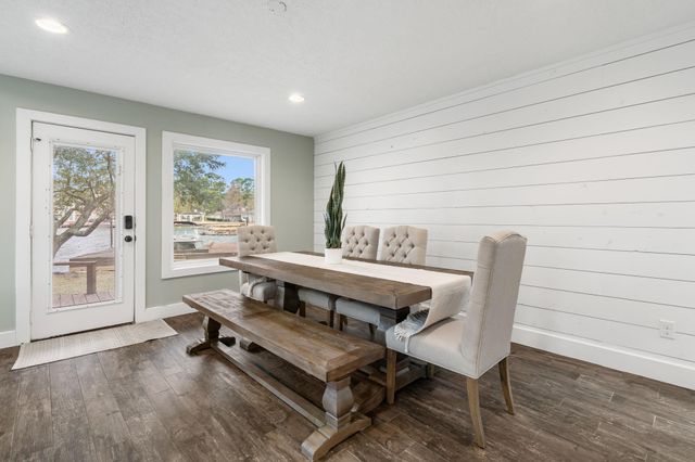 3203 Poe Drive, Montgomery, TX 77356
