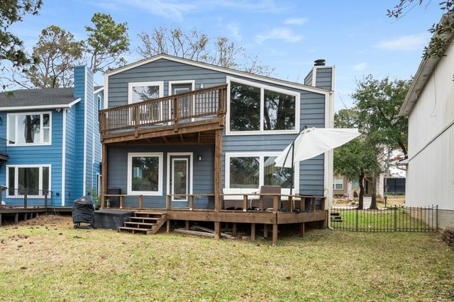 3203 Poe Drive, Montgomery, TX 77356
