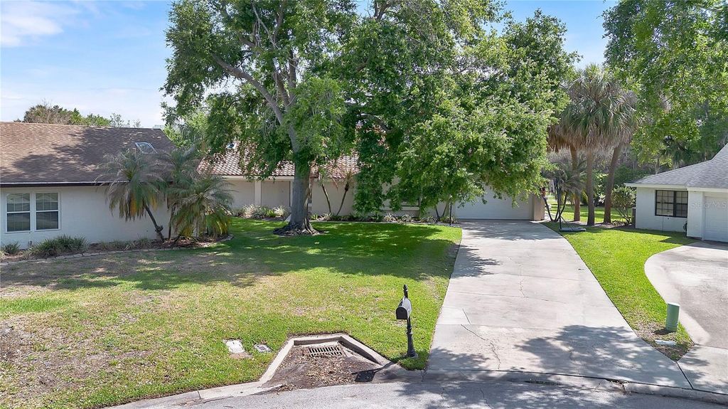 Image 39 of property listing at 7207 GREENVILLE COURT, Orlando, FL 32819