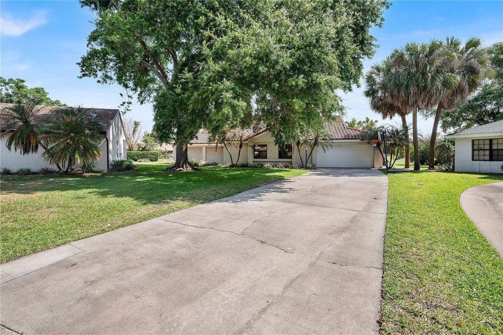 Image 42 of property listing at 7207 GREENVILLE COURT, Orlando, FL 32819