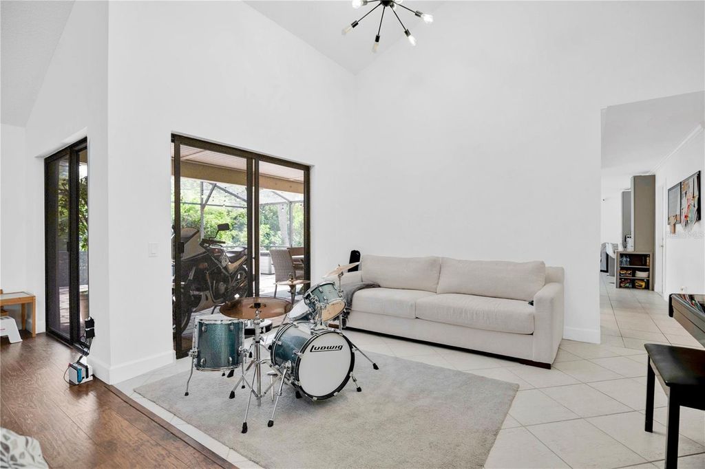 Image 8 of property listing at 7207 GREENVILLE COURT, Orlando, FL 32819
