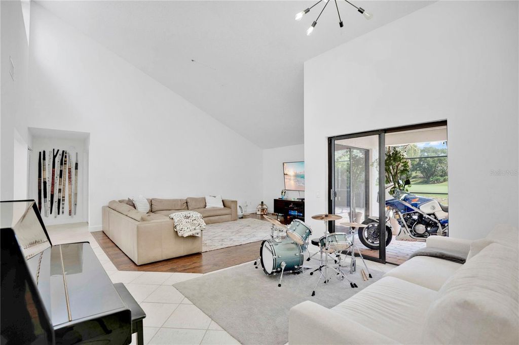Image 10 of property listing at 7207 GREENVILLE COURT, Orlando, FL 32819